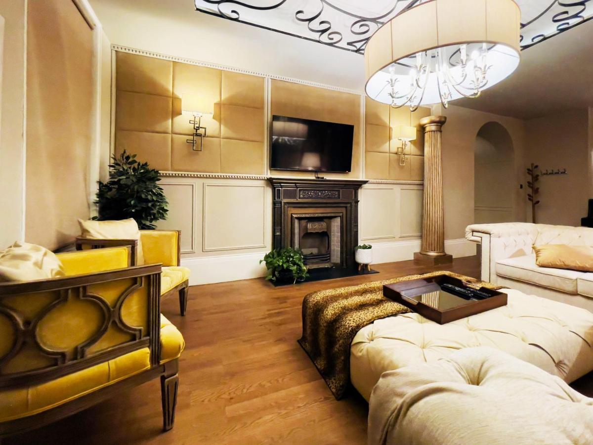 Elizabeth'S Place - London'S Hidden Gem ภายนอก รูปภาพ