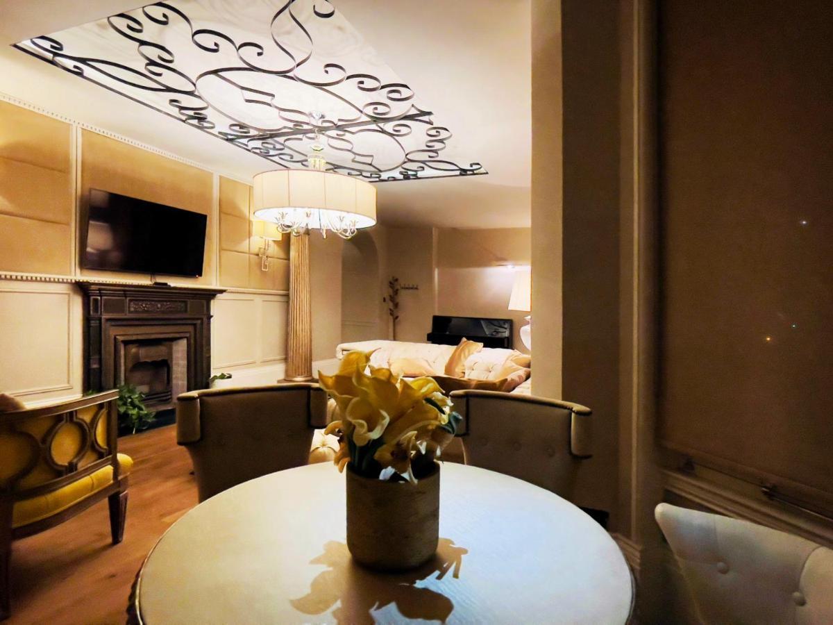 Elizabeth'S Place - London'S Hidden Gem ภายนอก รูปภาพ